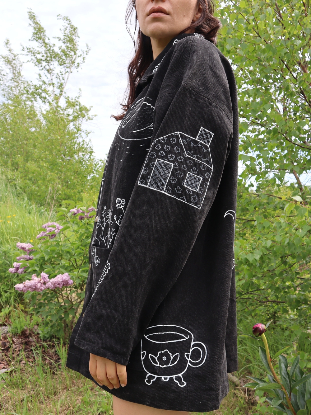 Upcycled Black Denim Jacket with White Folk Art Drawings L • XL - Picture 12 of 16